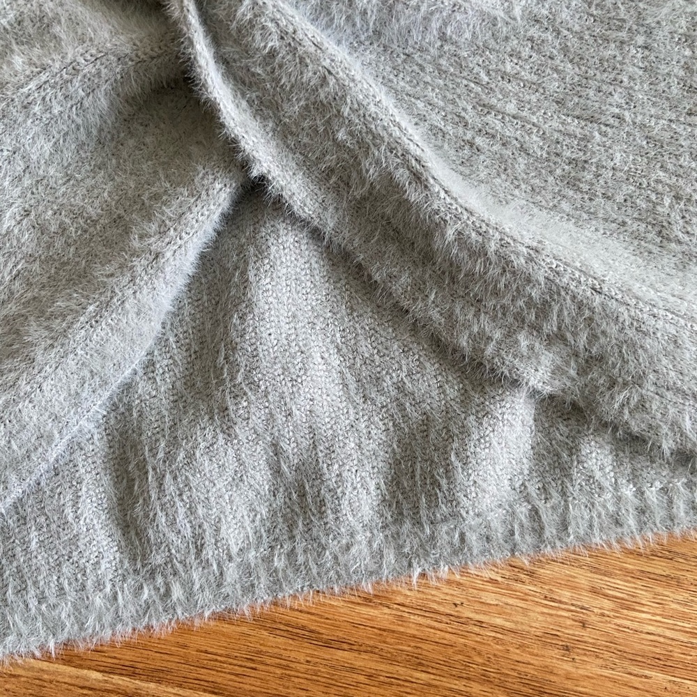 NWT Hollister Reversible Sweater L - Picture 8 of 11